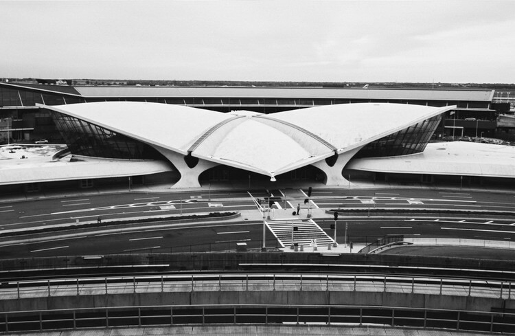 1962　TWAターミナル(ジョン・F・ケネディ空港） 建築家 エーロ・サーリネン