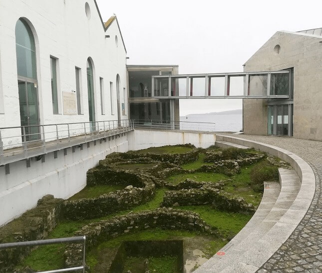 2002　ガリシア海博物館（Museo del Mar de Galicia）／アルド・ロッシと共同設計　建築家 セザール・ポルテラ