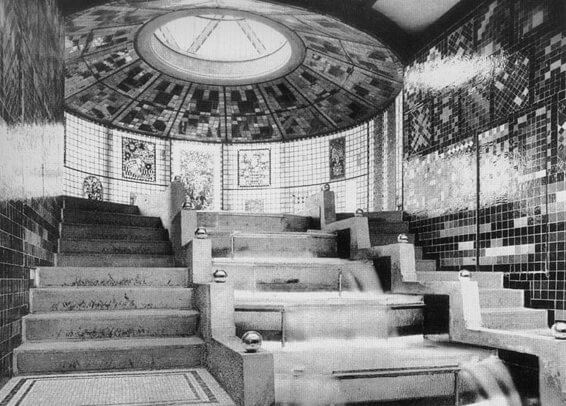 1914　ガラス・パヴィリオン 　建築家 ブルーノ・タウト